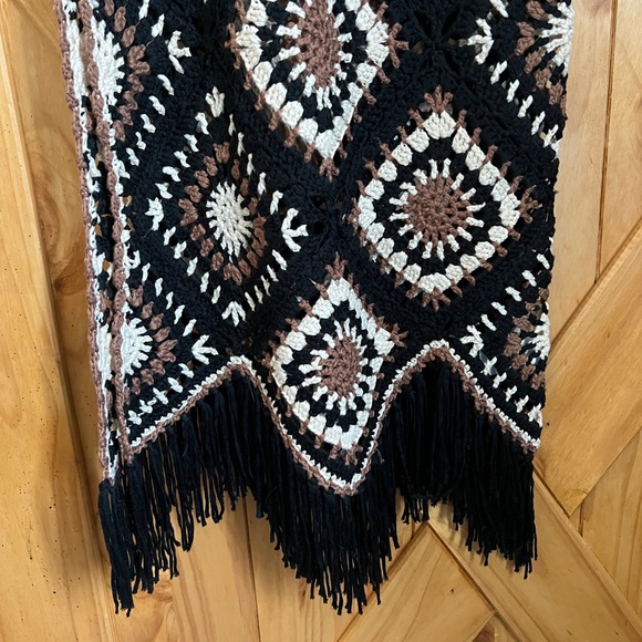 Elan long crochet tassel dress - Picture 3 of 6